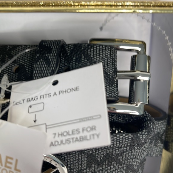 Michael Kors belt bag NWT size S/M - Picture 5 of 5